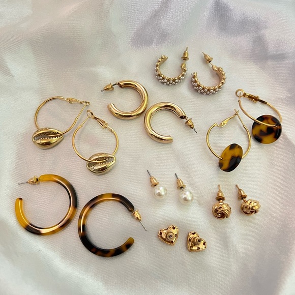 Trendy Earrings - Picture 1 of 3